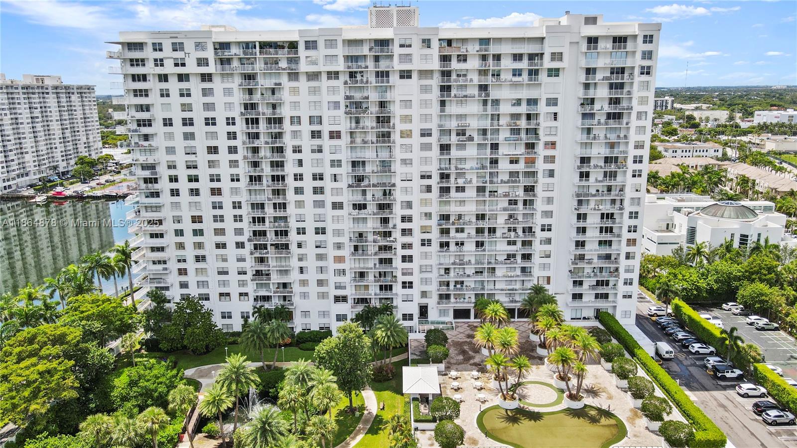 ADMIRALS PORT CONDO WEST - Residential