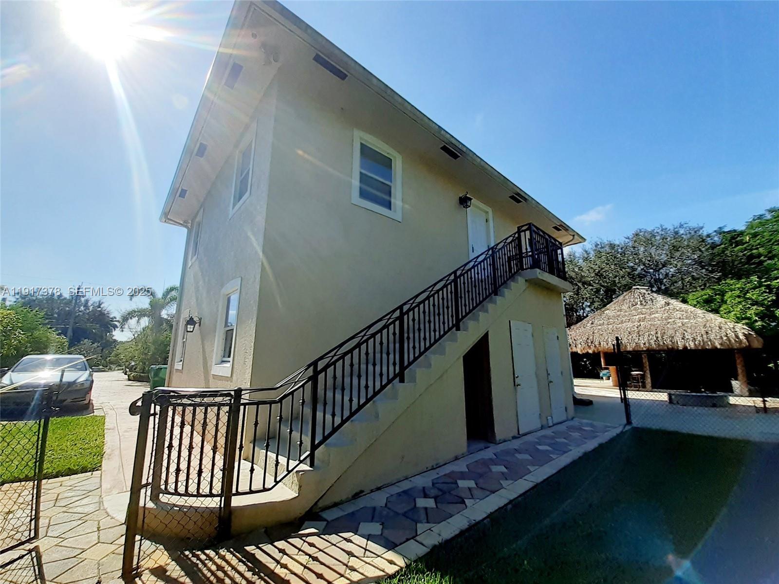 FLA FRUIT LANDS CO - Residential Lease