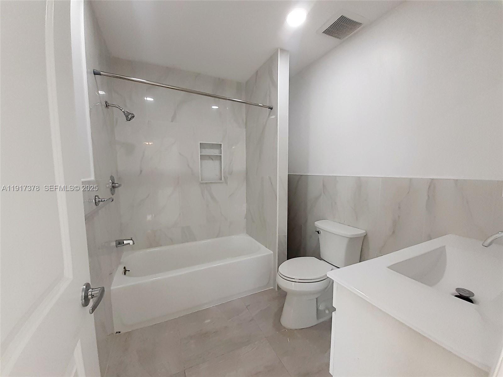 FLA FRUIT LANDS CO - Residential Lease