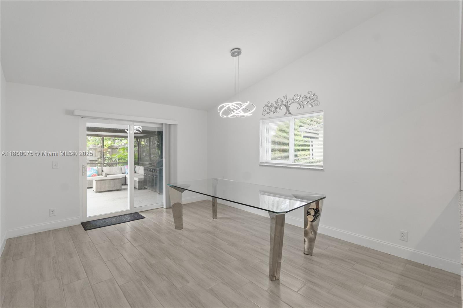 SPRINGTREE WEST - Residential