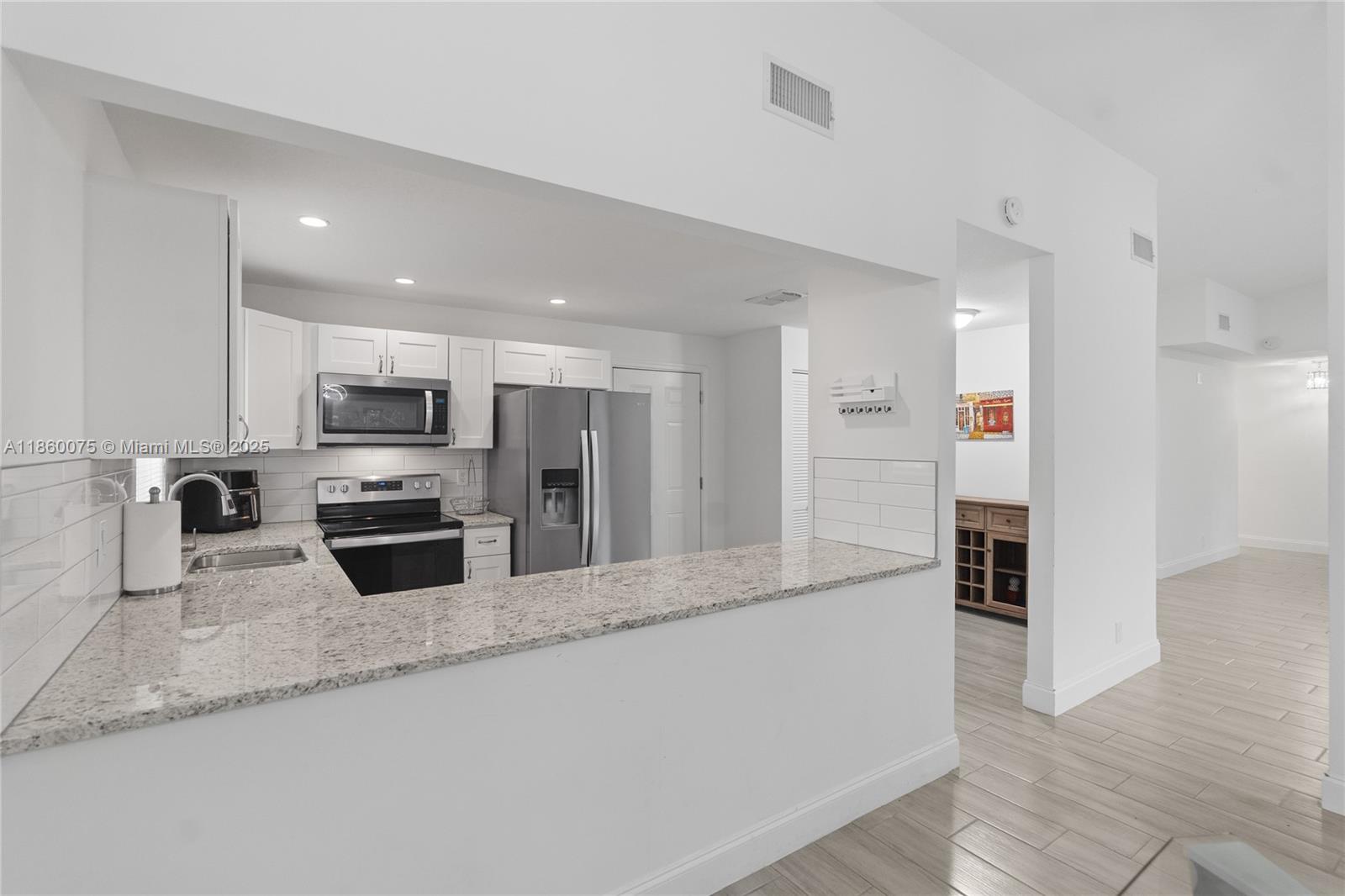 SPRINGTREE WEST - Residential