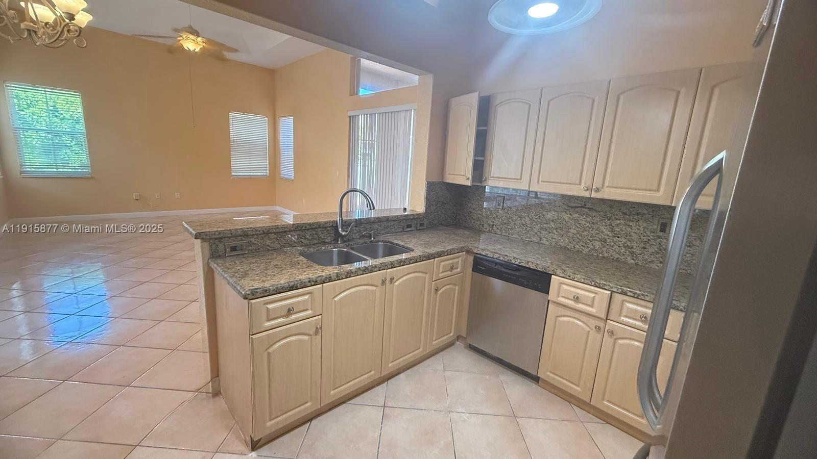 NAUTICA PLAT - Residential Lease