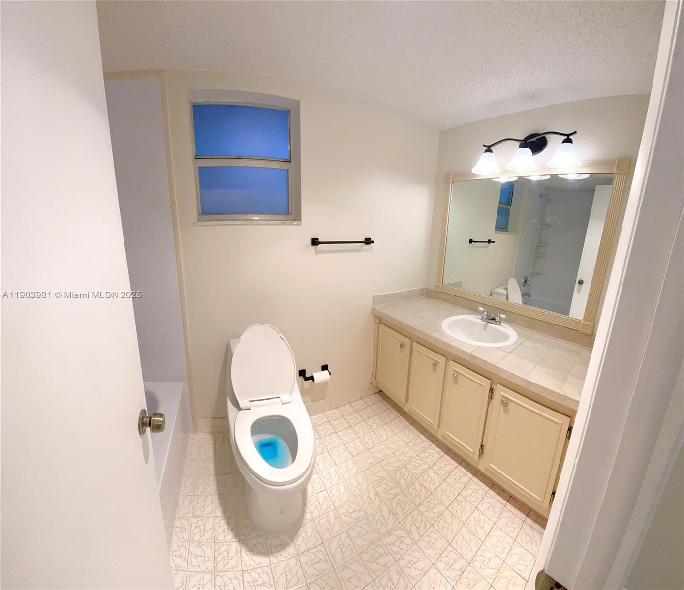 POLYNESIAN GARDENS CONDOM - Residential Lease