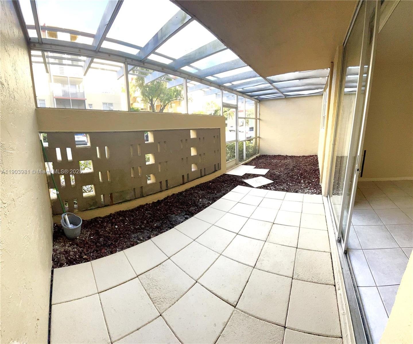 POLYNESIAN GARDENS CONDOM - Residential Lease