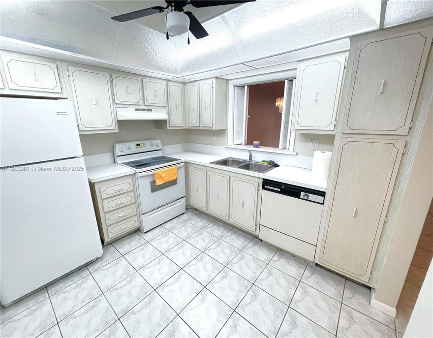 Charming 1-bedroom, 1.5-bathroom apartment features tile flooring throughout and is located on the first floor. Located in the heart of Plantation, you’ll be just minutes away from major roads, offering quick access to dining, shopping, and entertainment. Enjoy nearby attractions like the Westfield Broward Mall, with a variety of shops and restaurants, and beautiful parks such as Central Park, perfect for outdoor activities. This vibrant community offers great amenities, including a clubhouse, refreshing pool, tennis courts, exercise room, new gym, and tiki BBQ/picnic area for gatherings. Association requires a yearly $75 pet fee. Don’t miss this opportunity!

Information is deemed reliable but not guaranteed. Prospective tenants should verify all information independently.