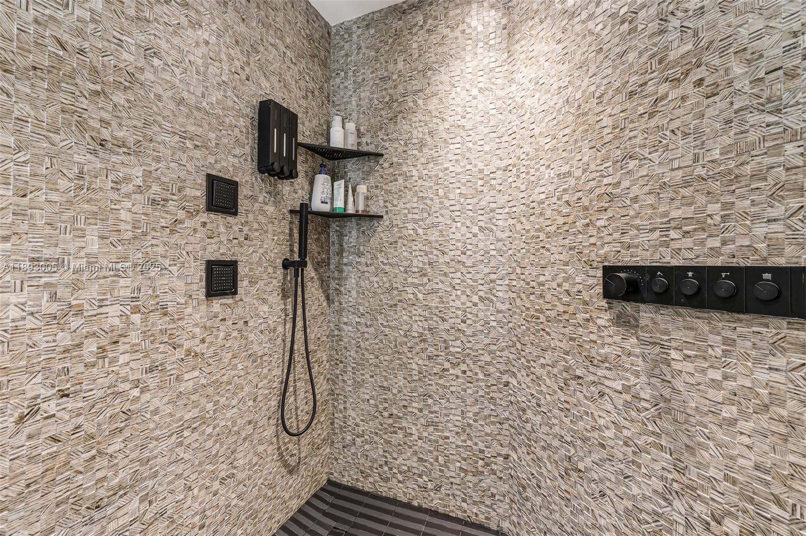 CHAPEL TRAIL II - Residential