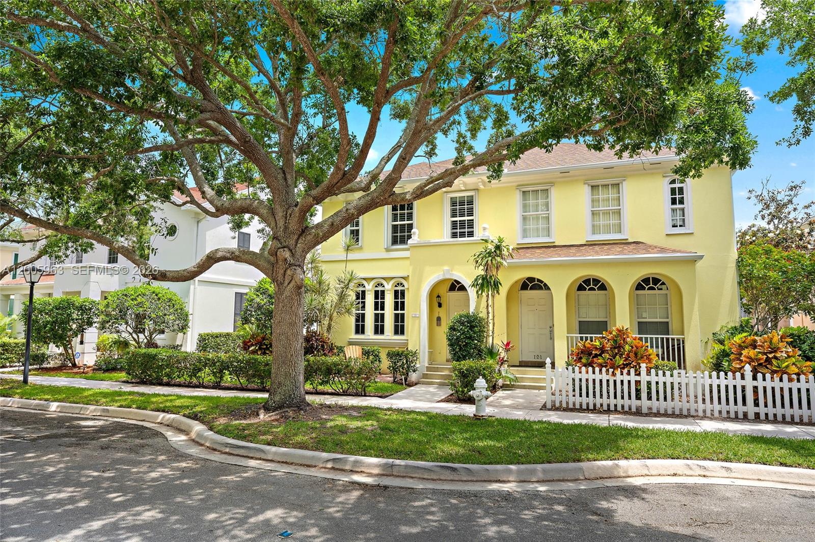 CAMBRIDGE AT ABACOA - Residential