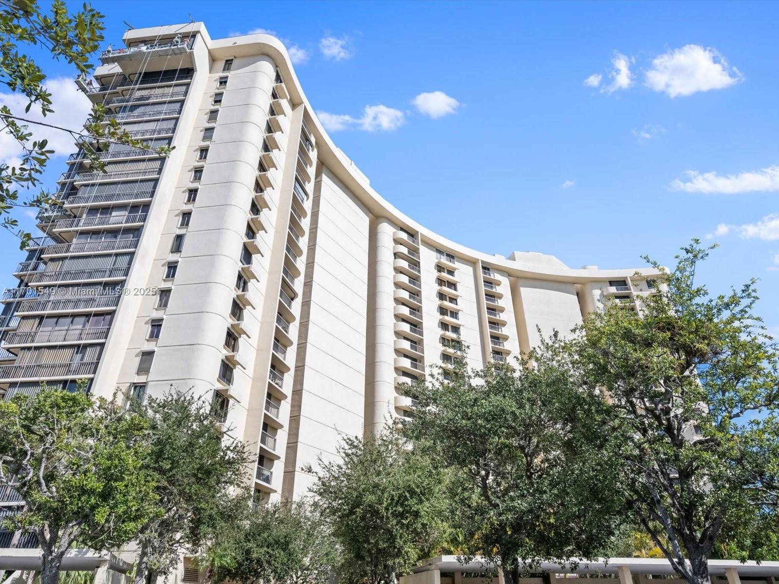 ENVOY CONDO - Residential
