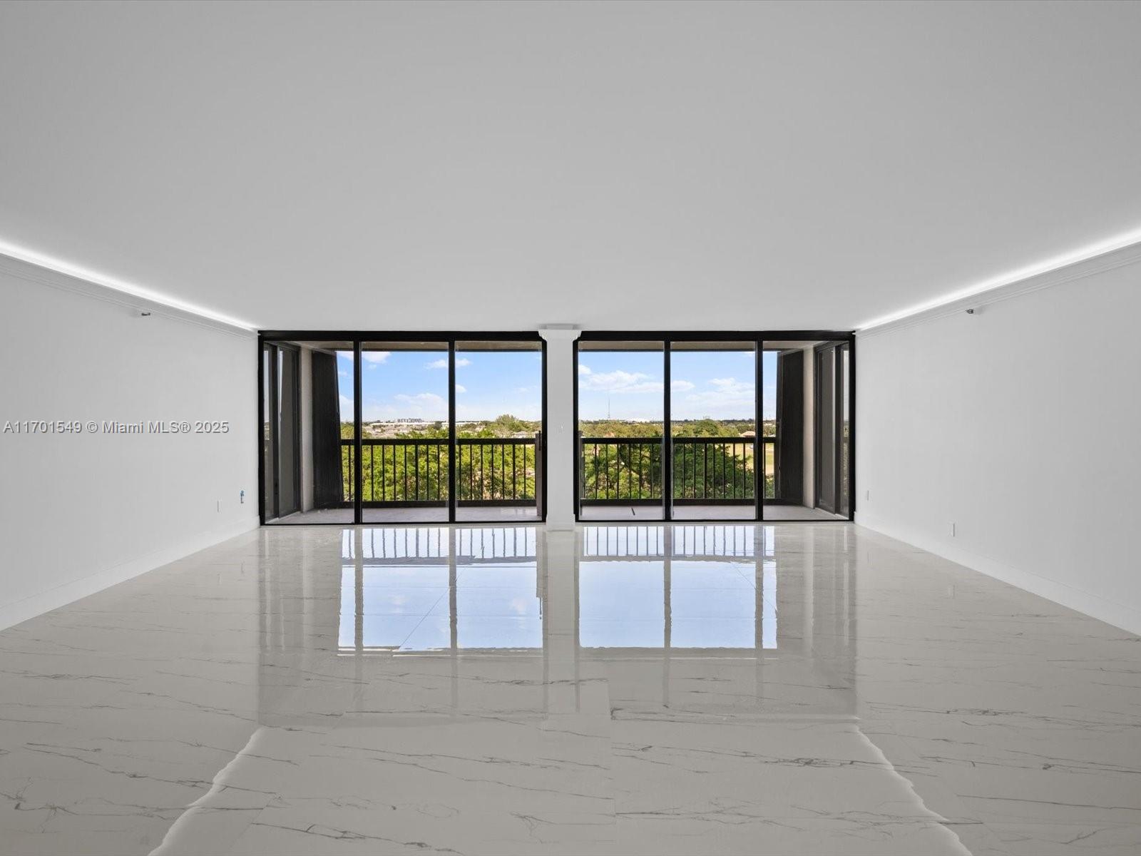 ENVOY CONDO - Residential