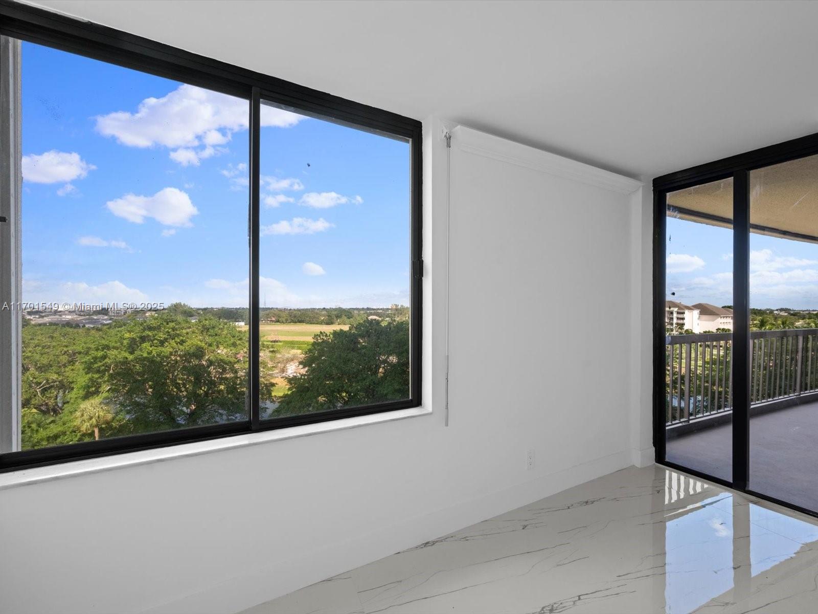 ENVOY CONDO - Residential