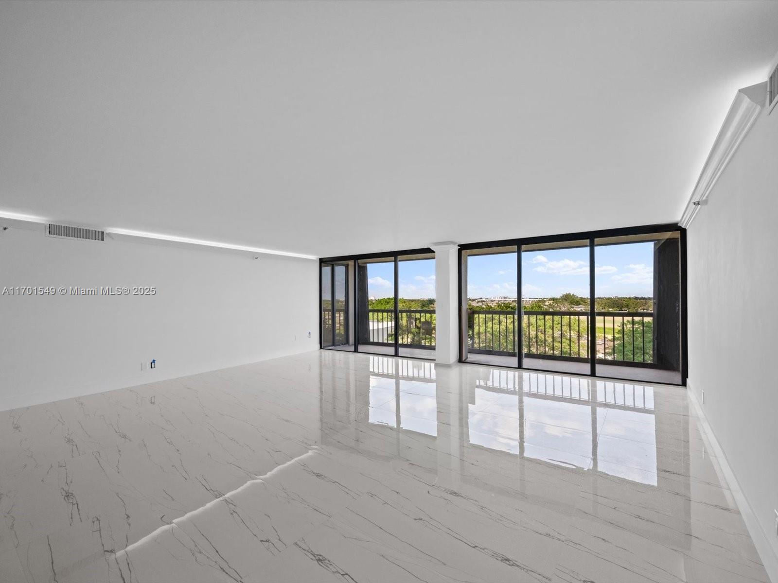 ENVOY CONDO - Residential