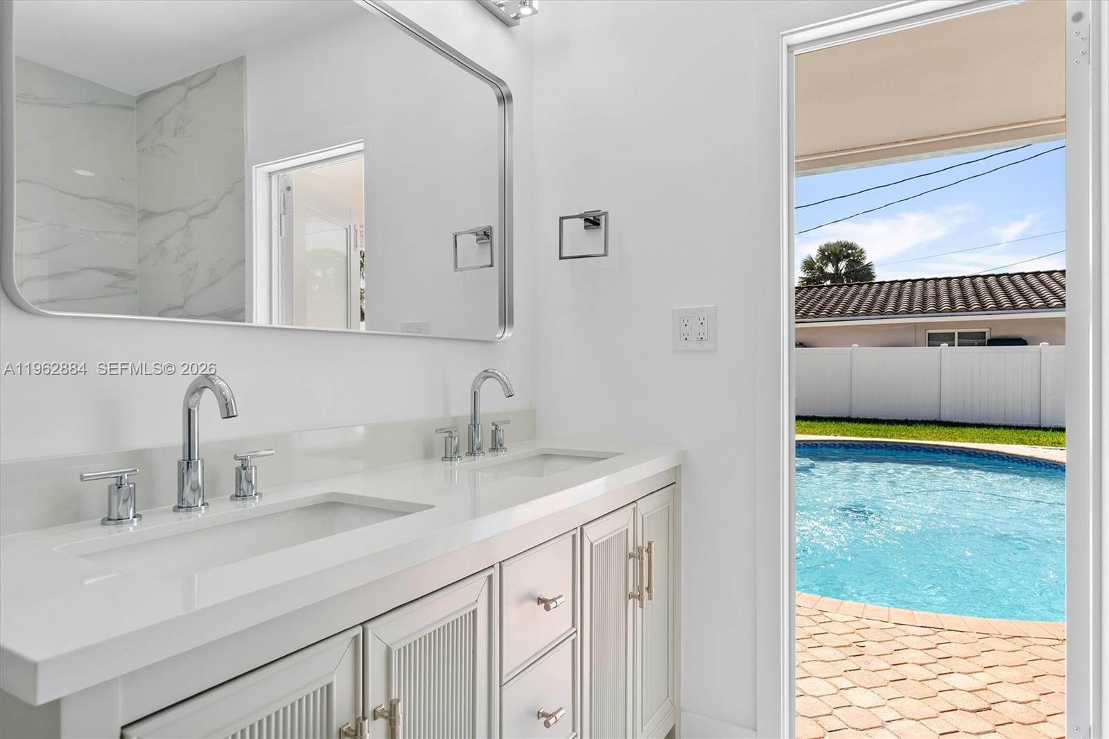 COLONIAL RIDGE - Residential