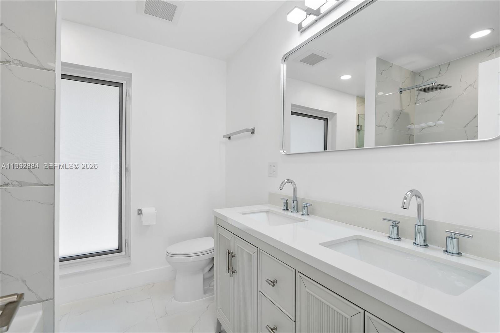 COLONIAL RIDGE - Residential