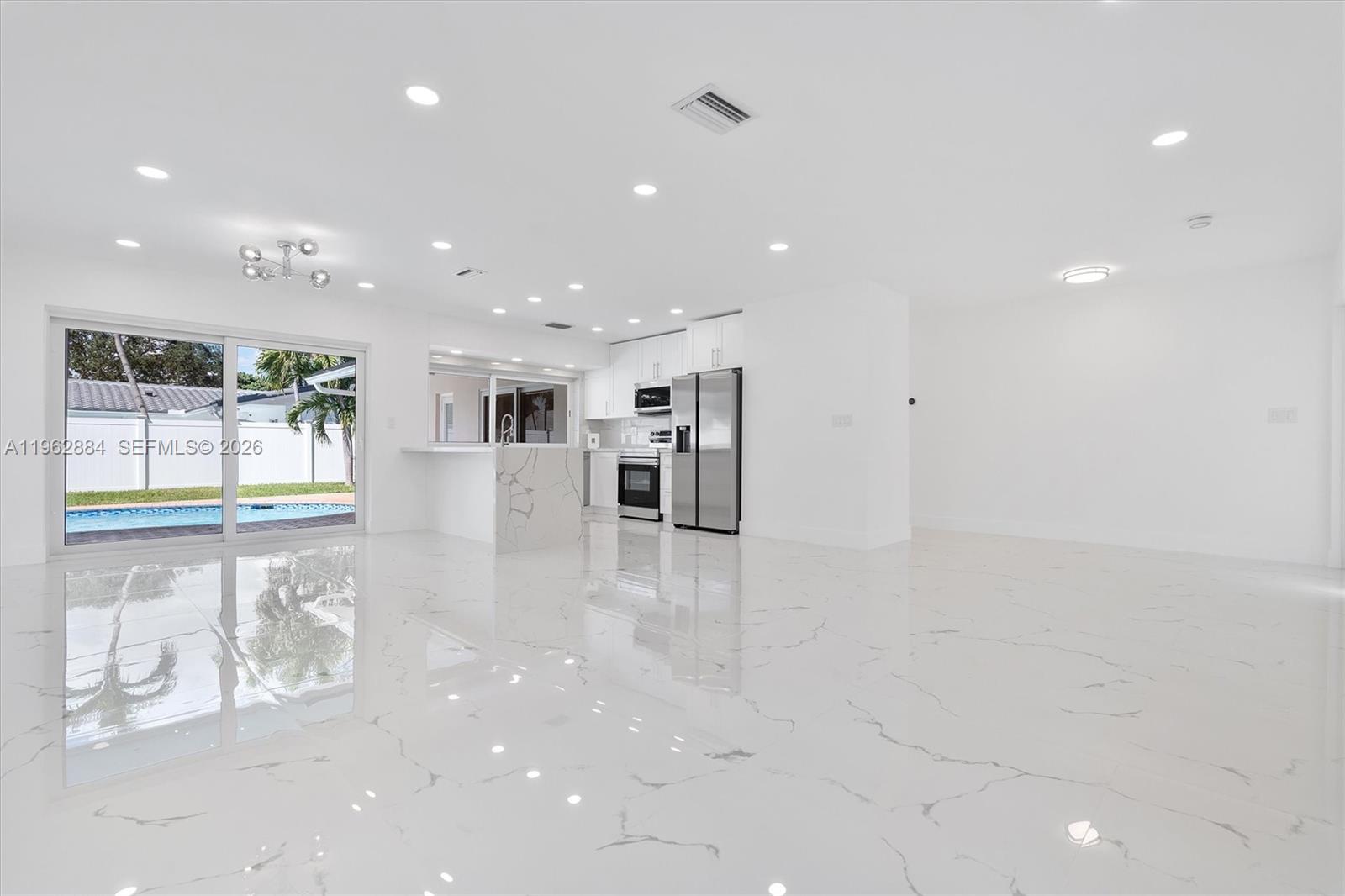 COLONIAL RIDGE - Residential