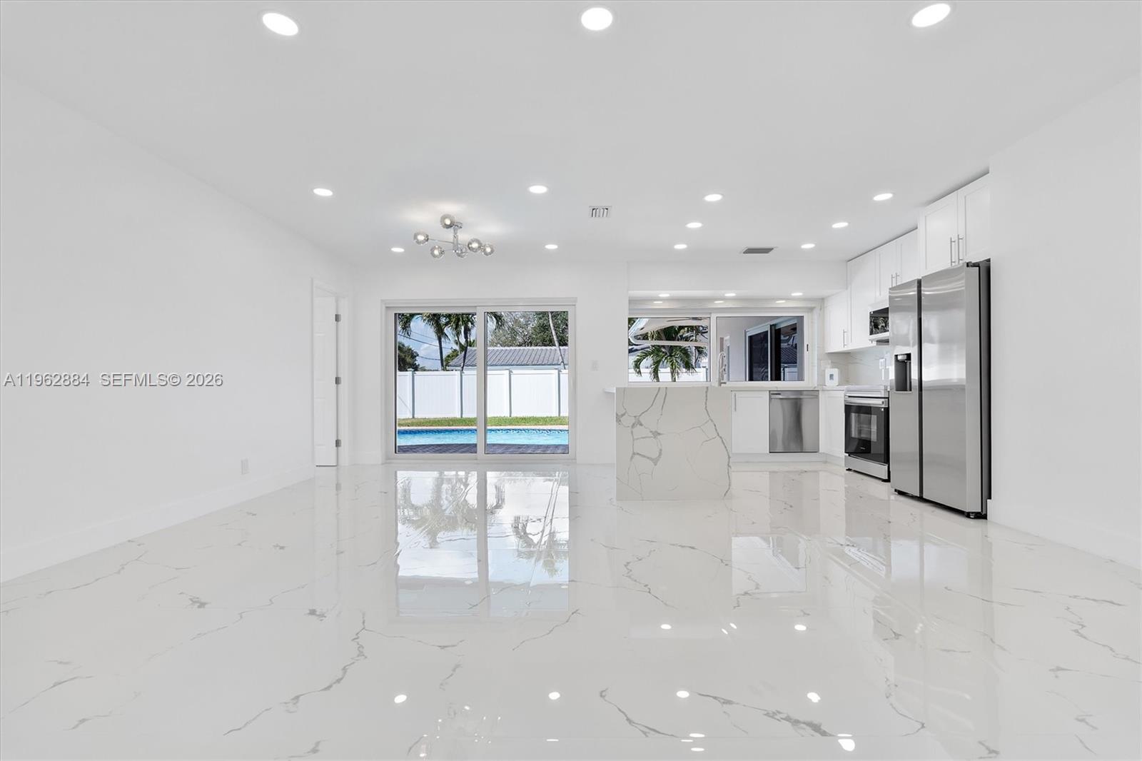 COLONIAL RIDGE - Residential