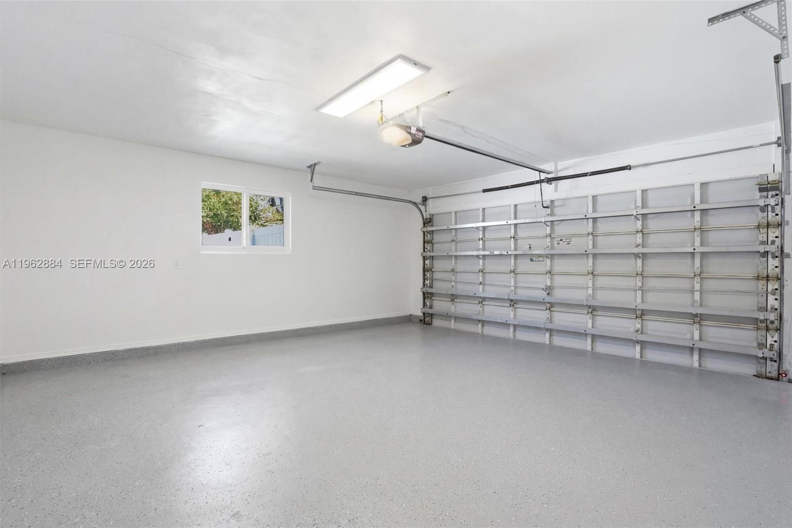 COLONIAL RIDGE - Residential