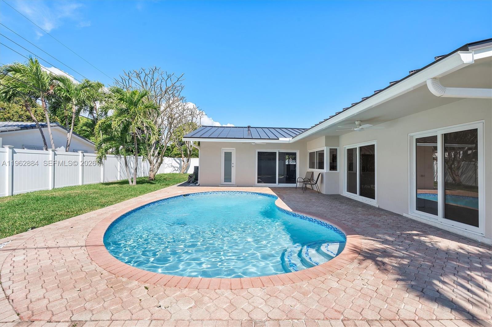 COLONIAL RIDGE - Residential