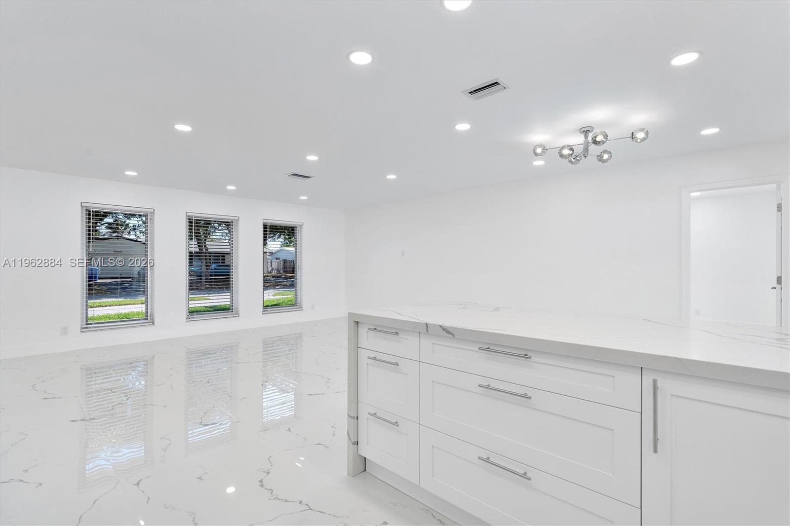 COLONIAL RIDGE - Residential