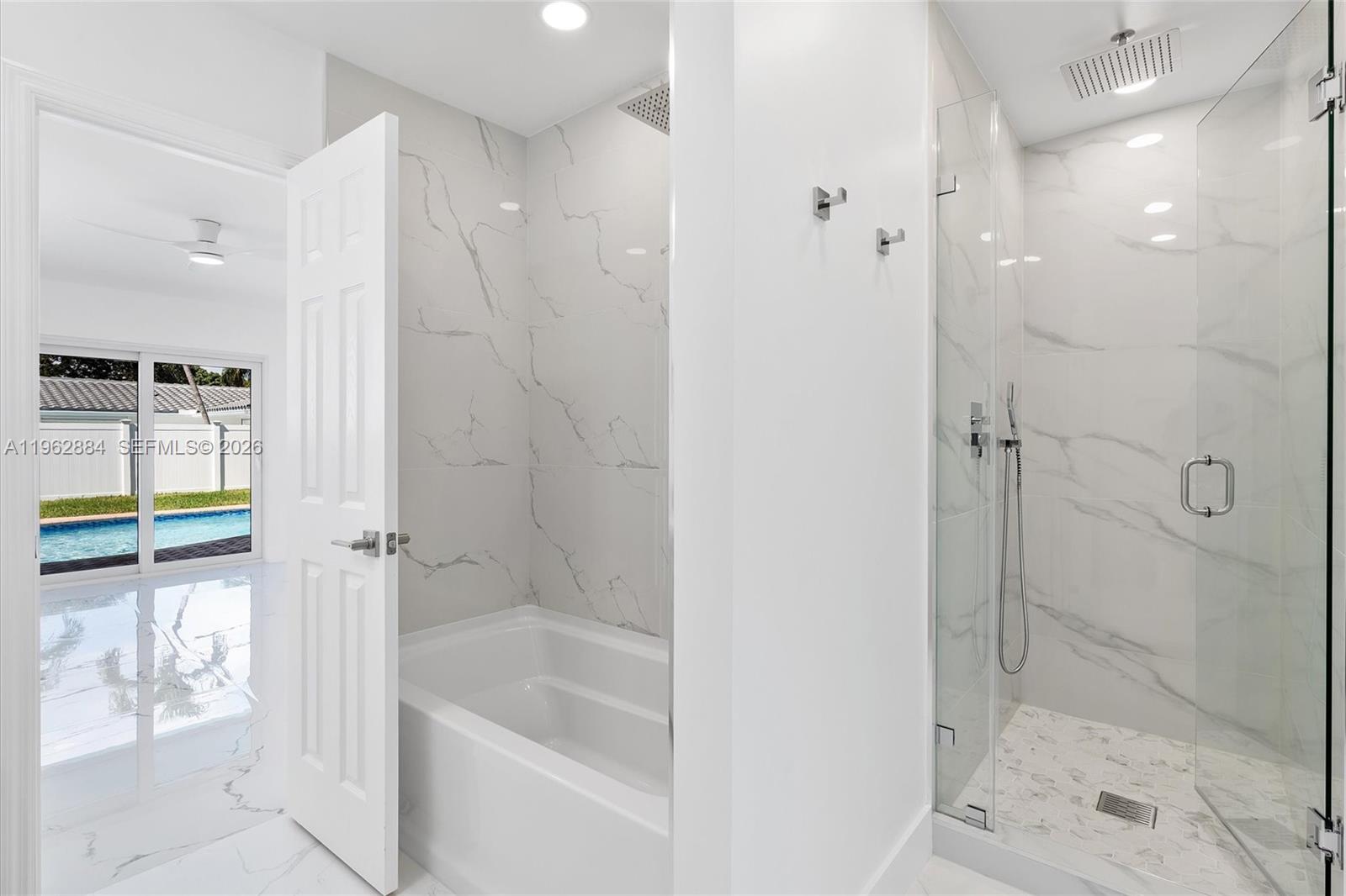 COLONIAL RIDGE - Residential