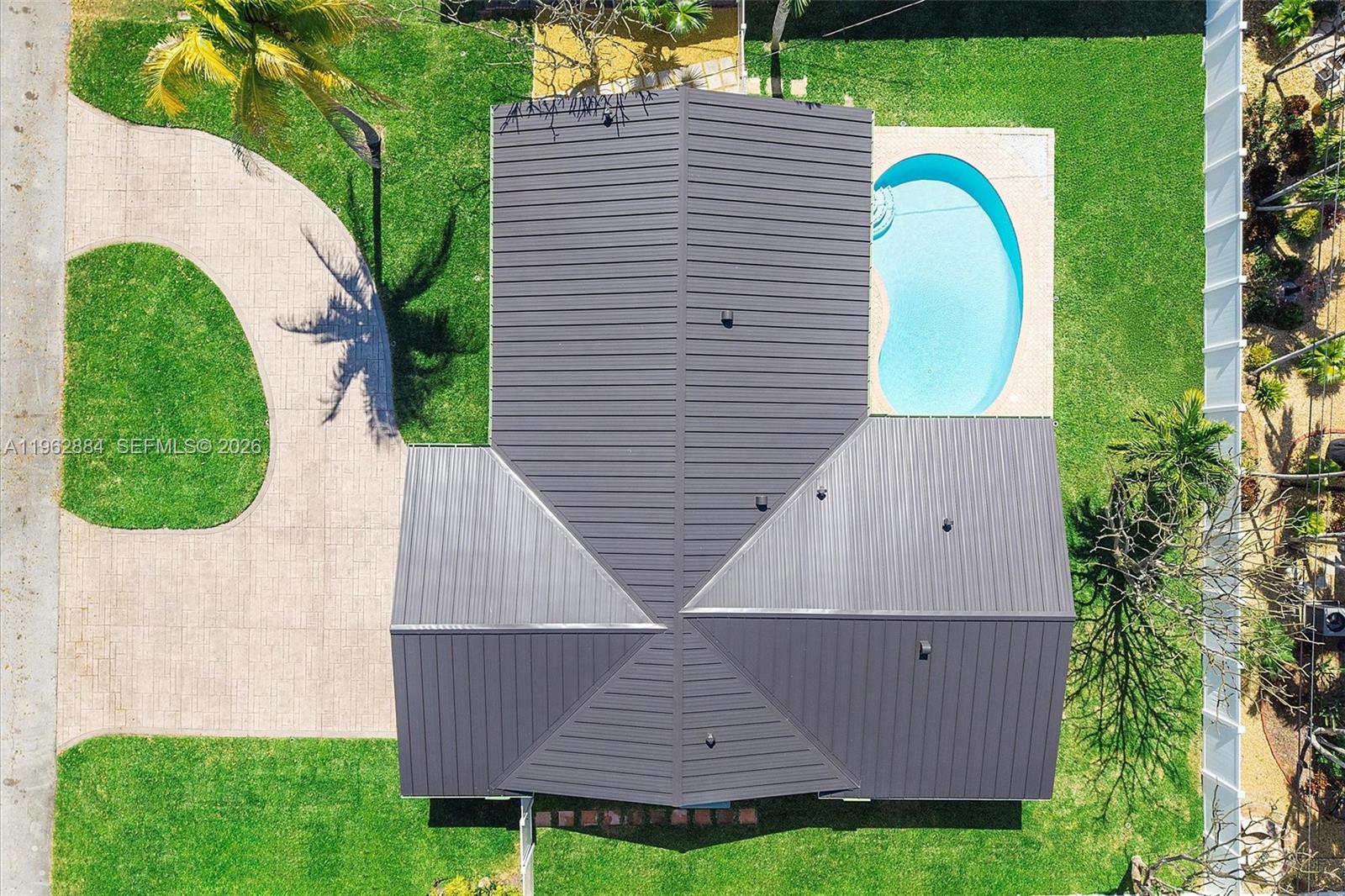 COLONIAL RIDGE - Residential