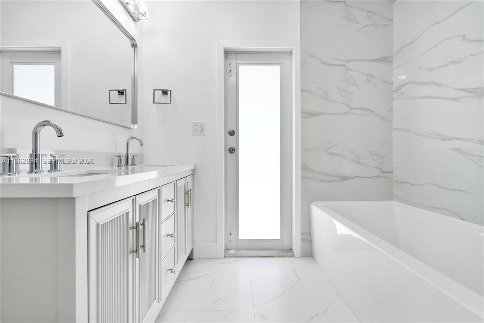 COLONIAL RIDGE - Residential