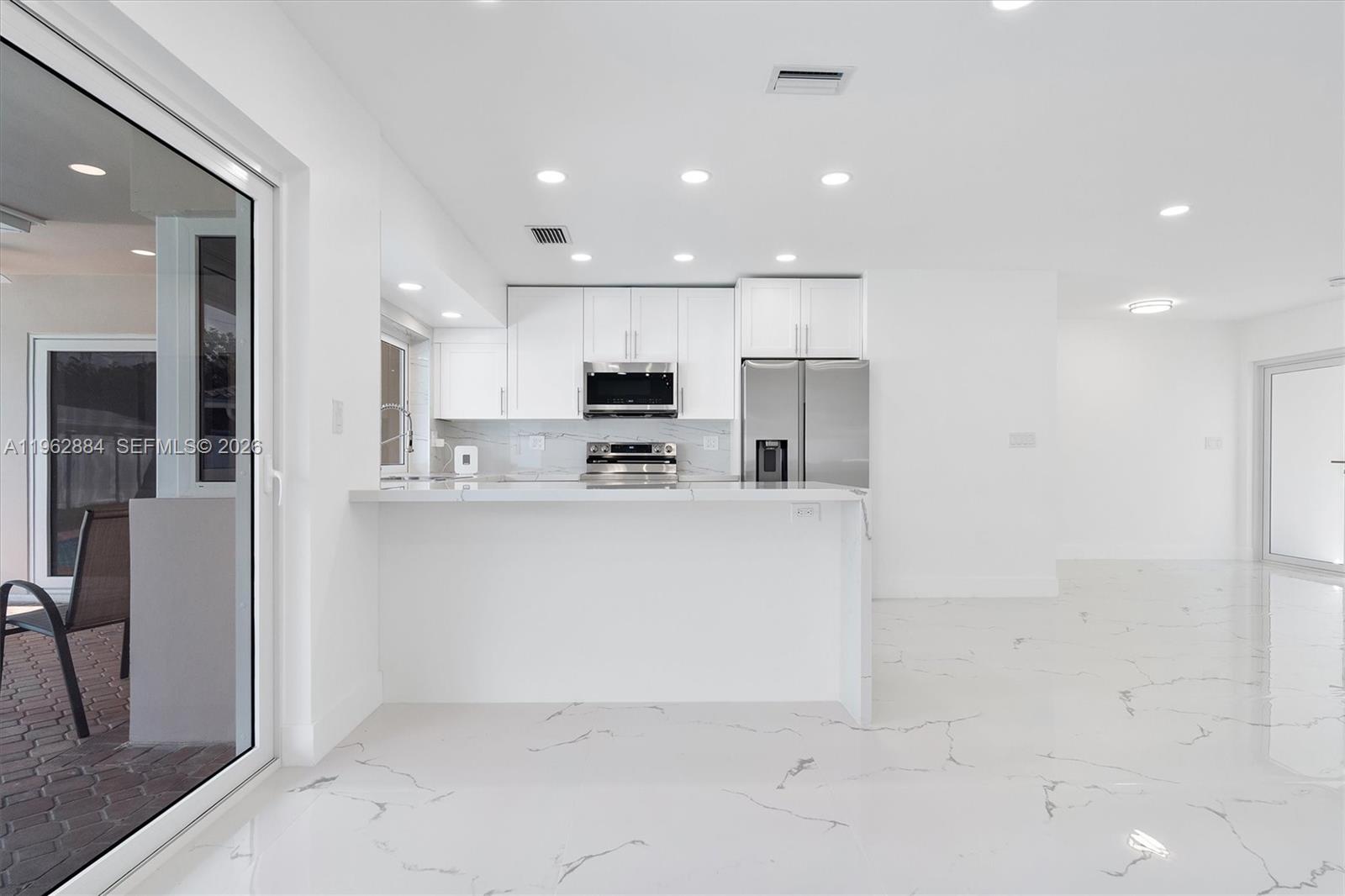 COLONIAL RIDGE - Residential