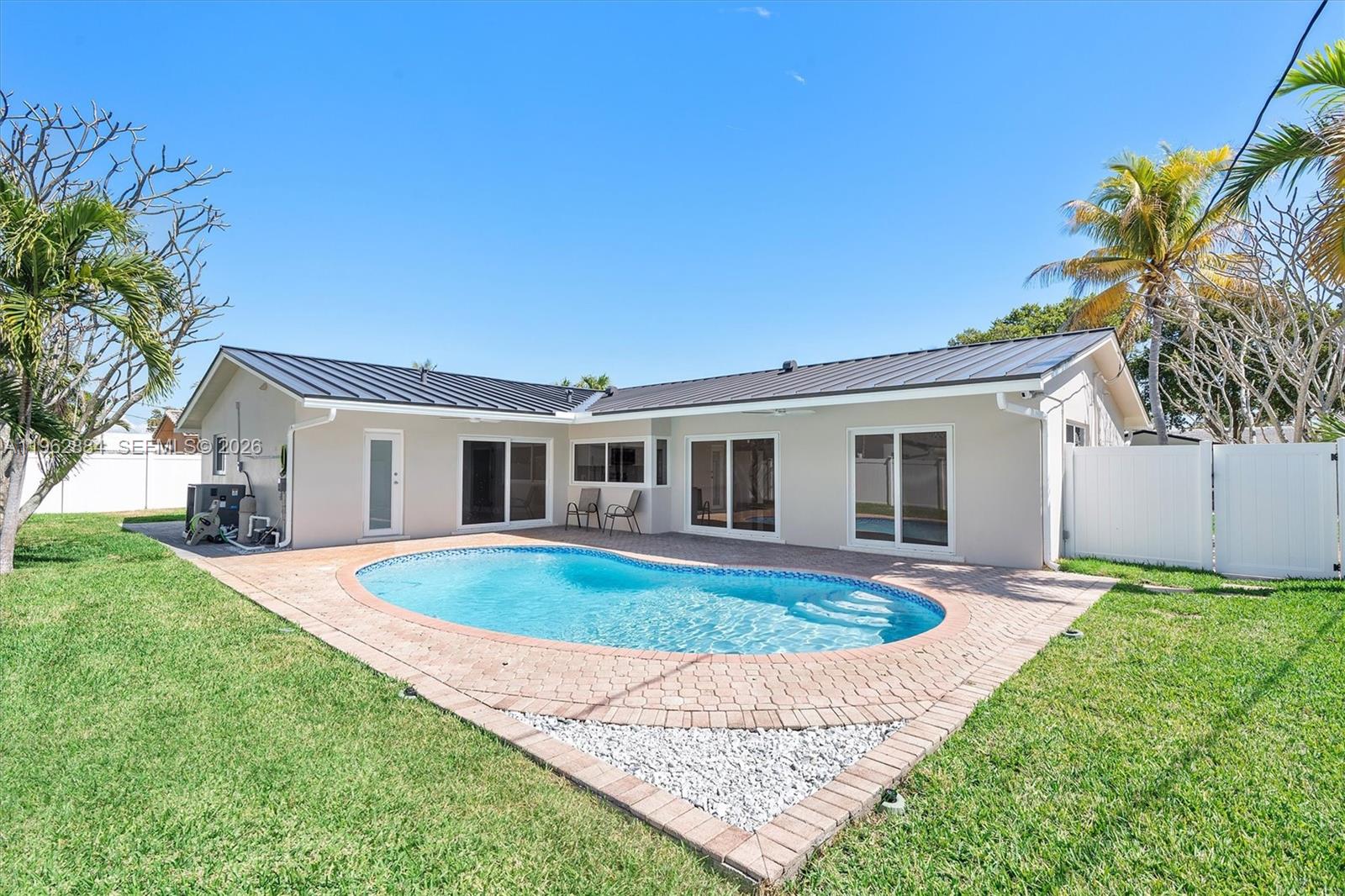 COLONIAL RIDGE - Residential