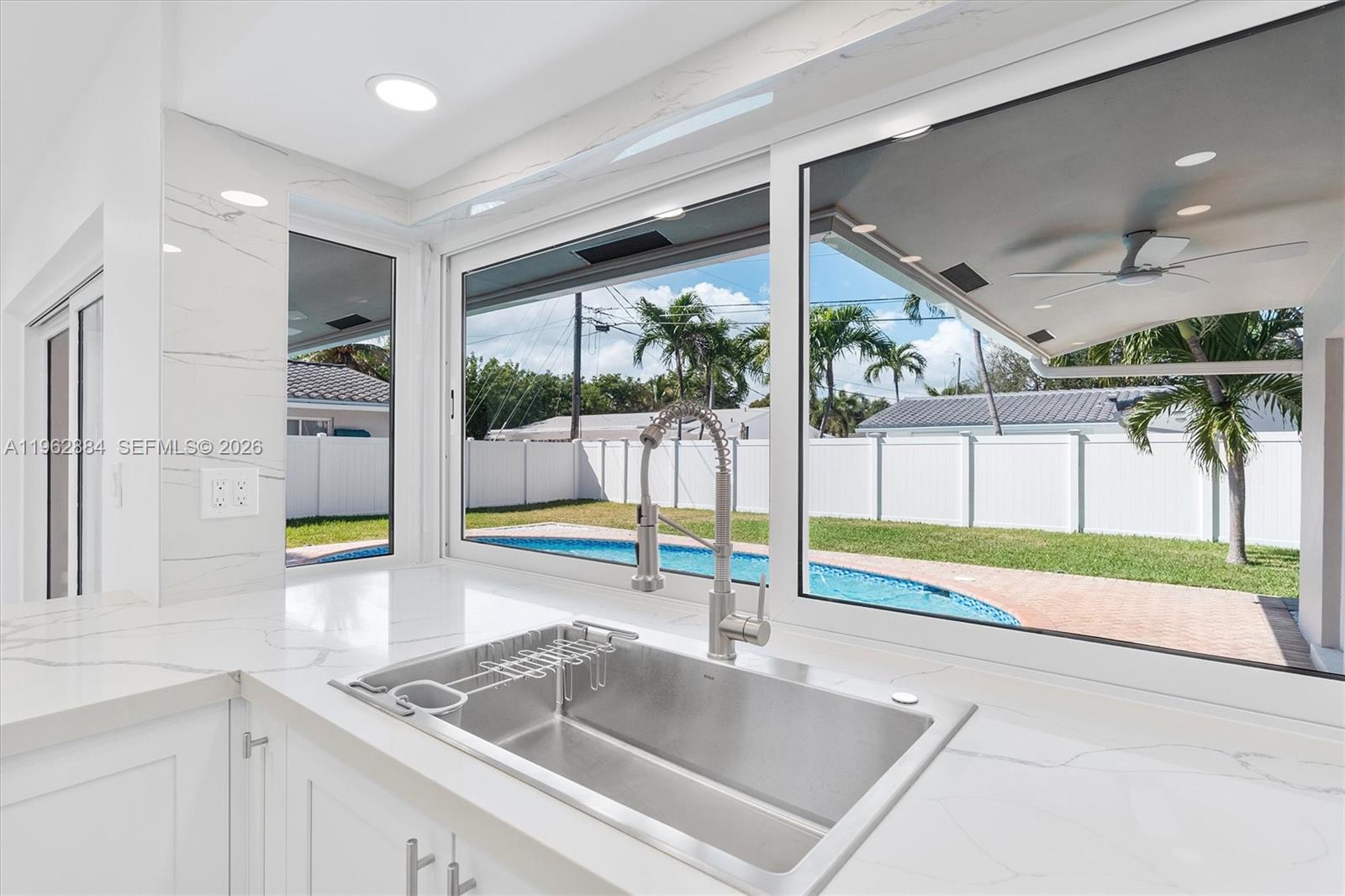 COLONIAL RIDGE - Residential