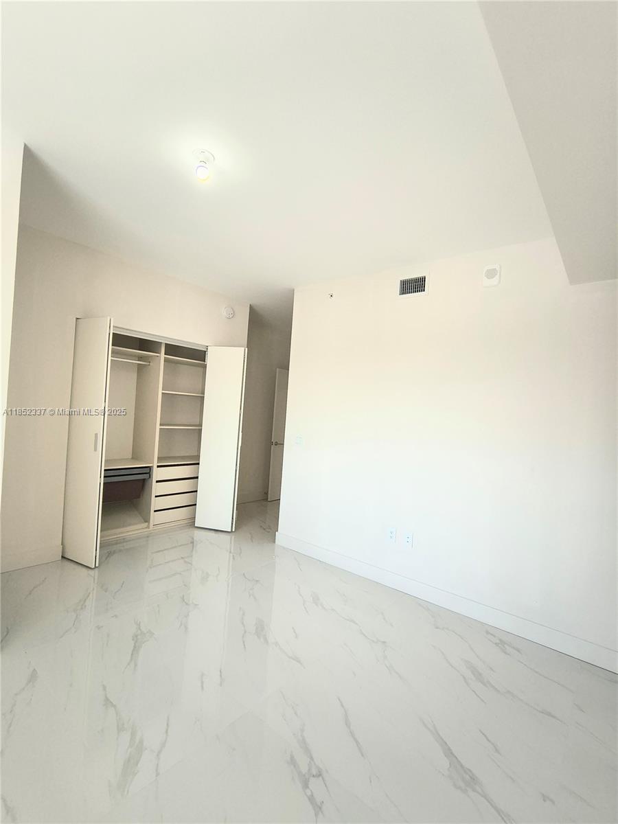 ARIA RESERVE - Residential