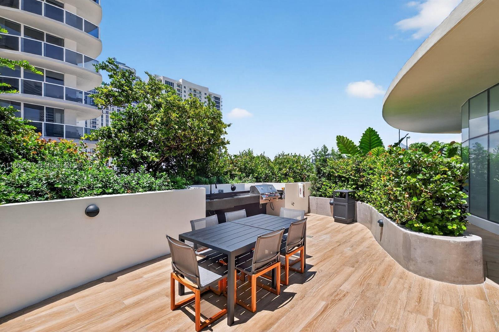 ARIA RESERVE - Residential