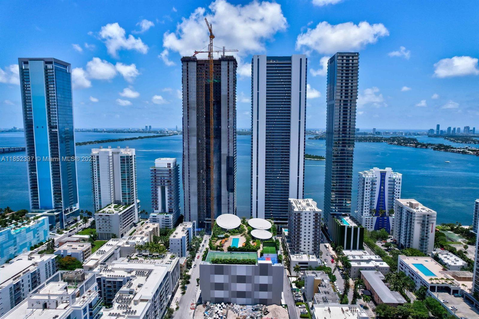 ARIA RESERVE - Residential