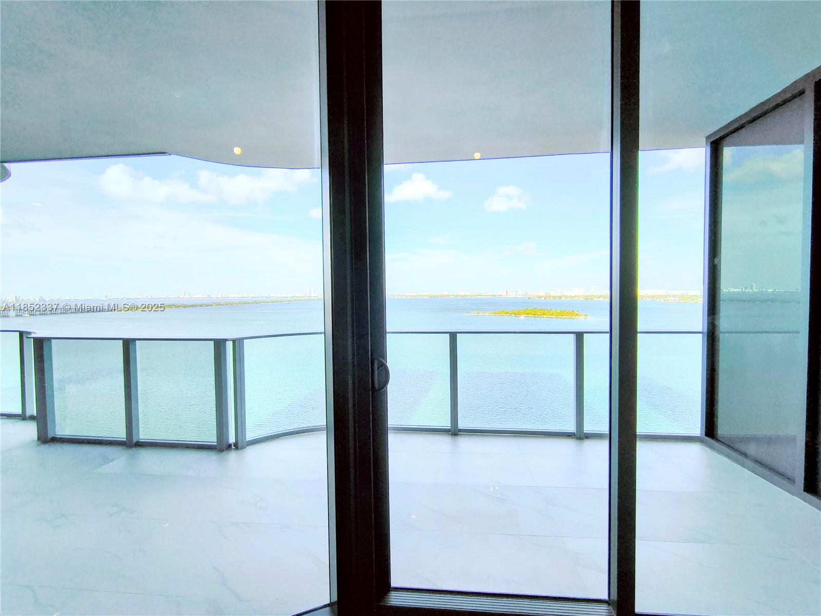 ARIA RESERVE - Residential