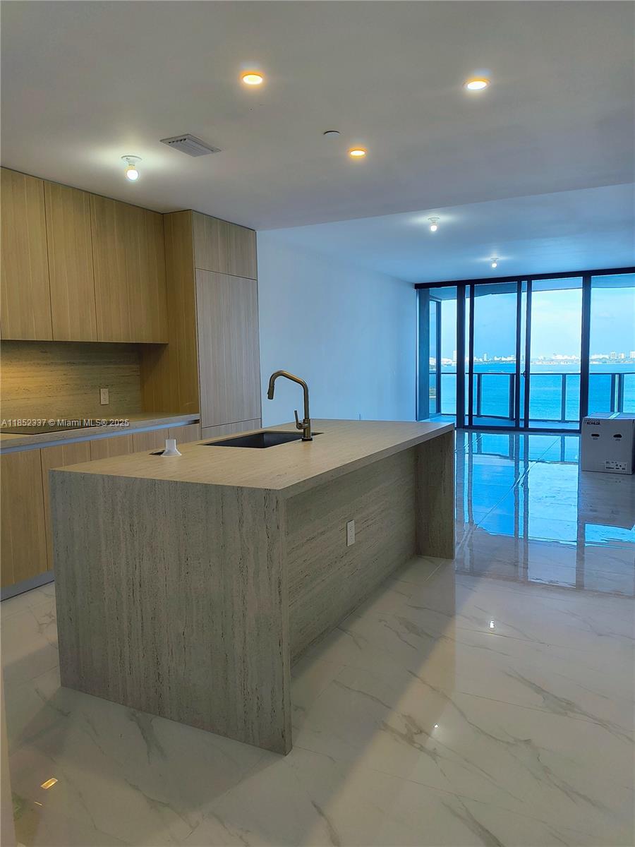 ARIA RESERVE - Residential