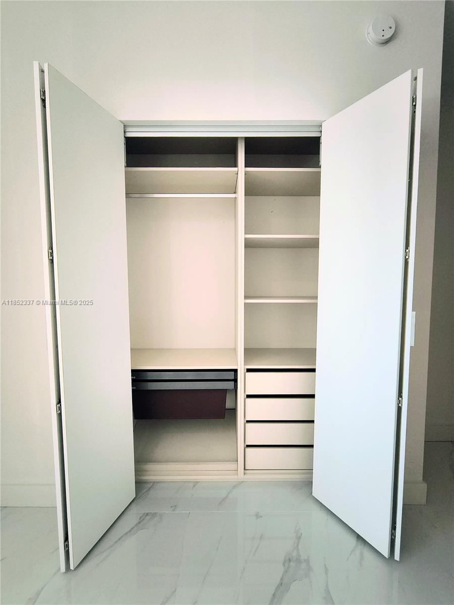 ARIA RESERVE - Residential