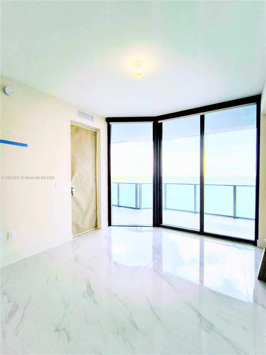 ARIA RESERVE - Residential