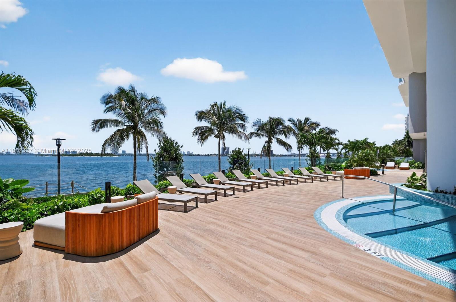 ARIA RESERVE - Residential