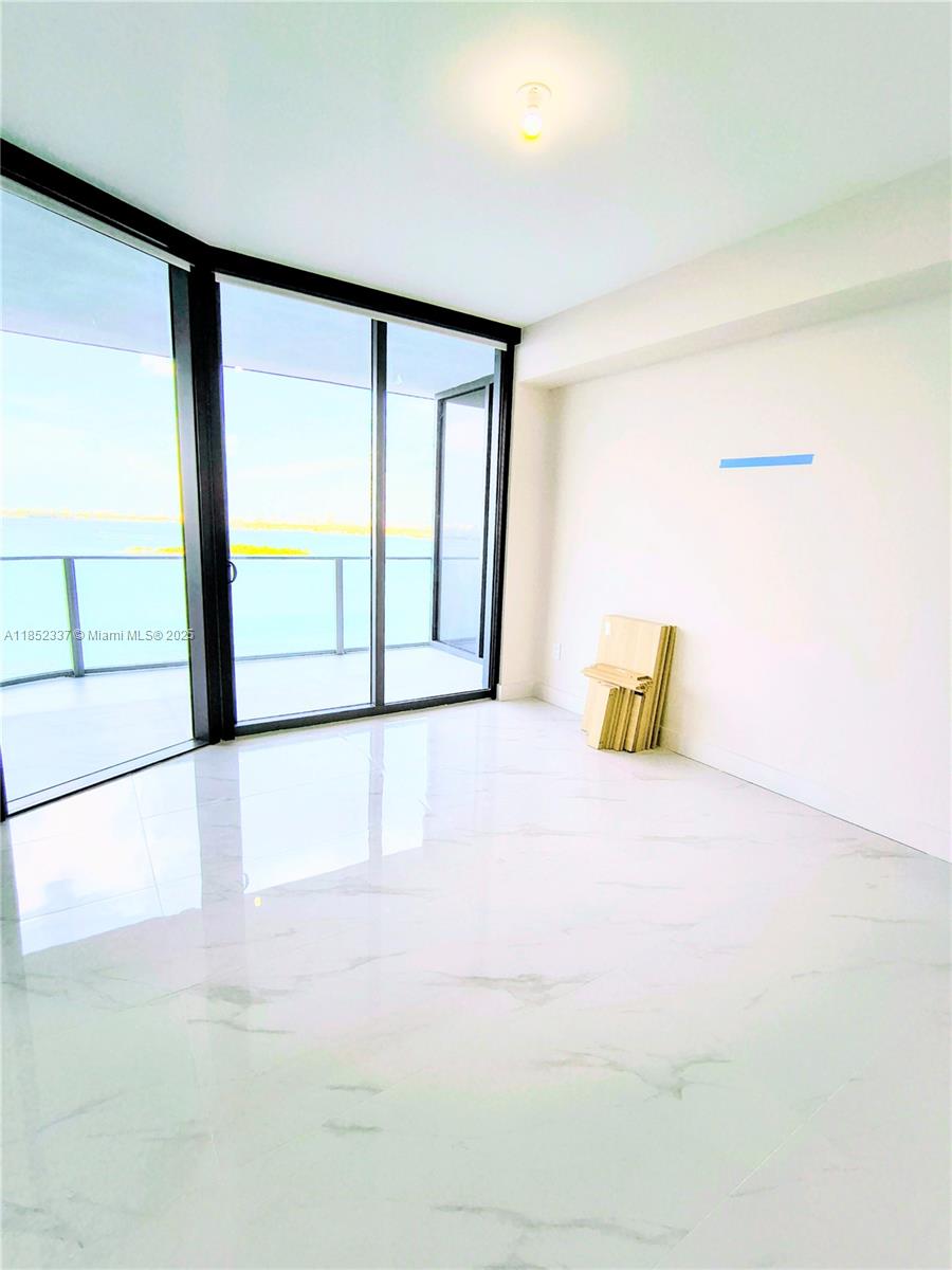 ARIA RESERVE - Residential