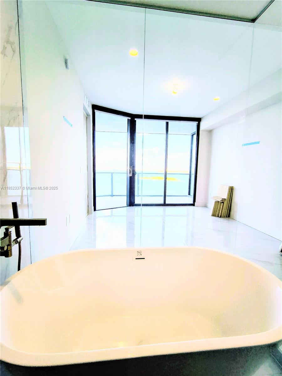 ARIA RESERVE - Residential