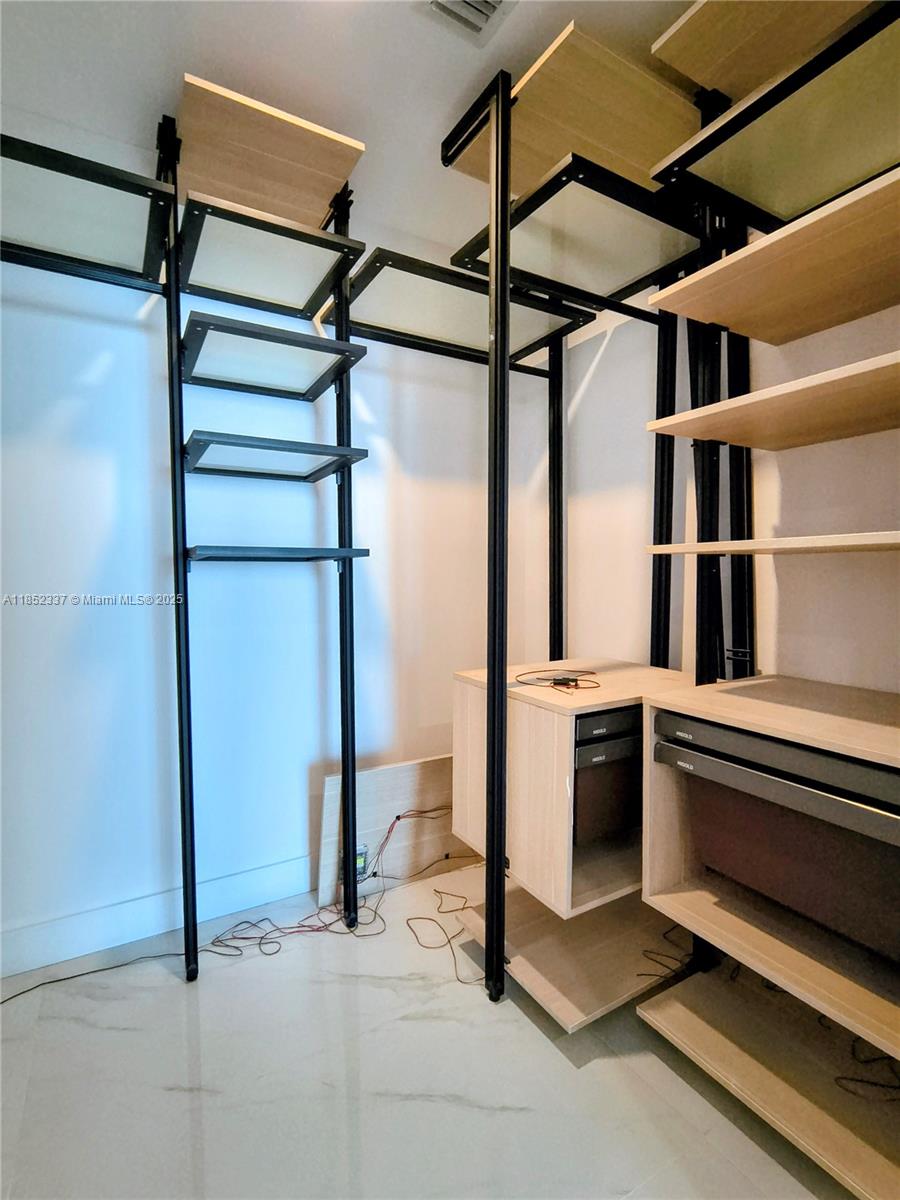 ARIA RESERVE - Residential