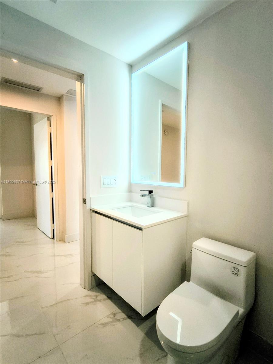 ARIA RESERVE - Residential