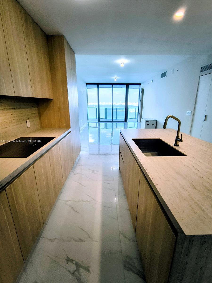 ARIA RESERVE - Residential