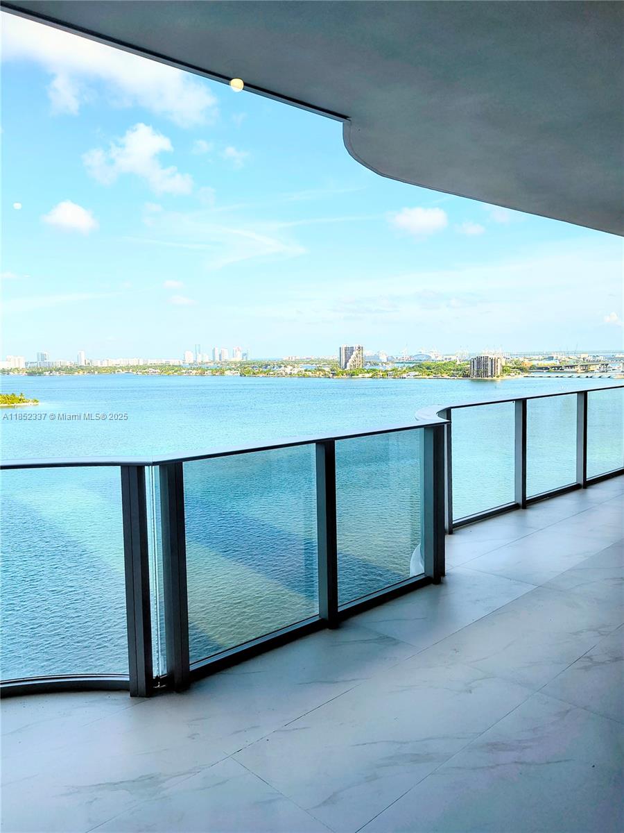 ARIA RESERVE - Residential