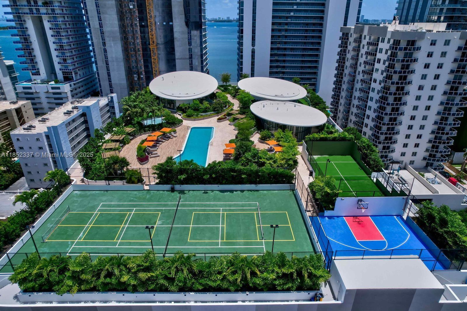 ARIA RESERVE - Residential