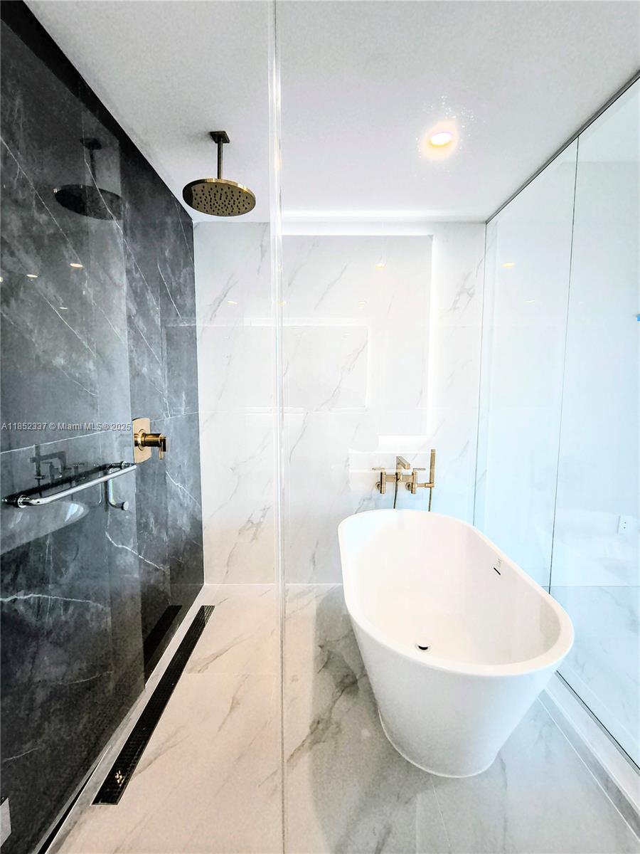 ARIA RESERVE - Residential