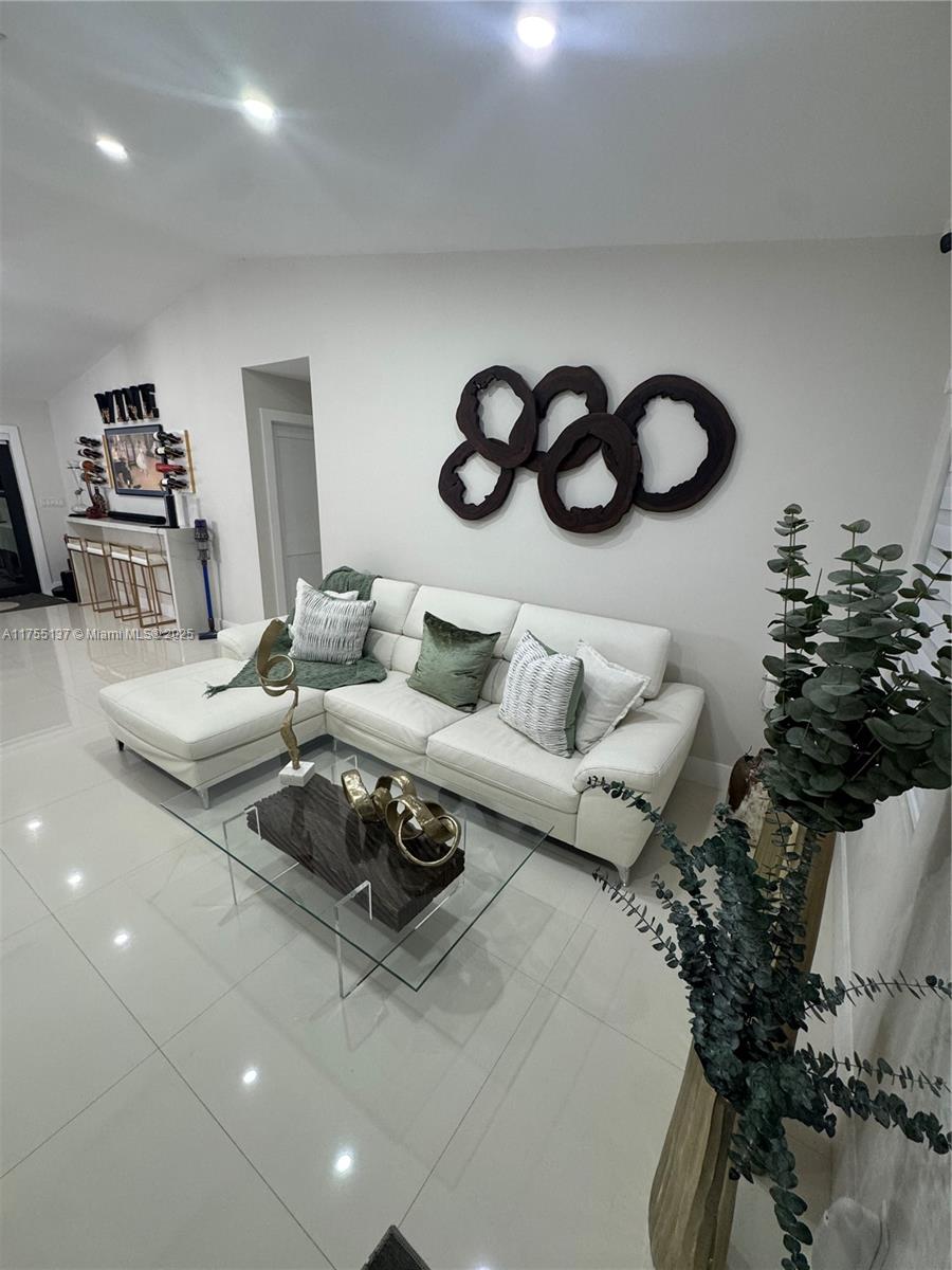 VISTA ALEGRE - Residential