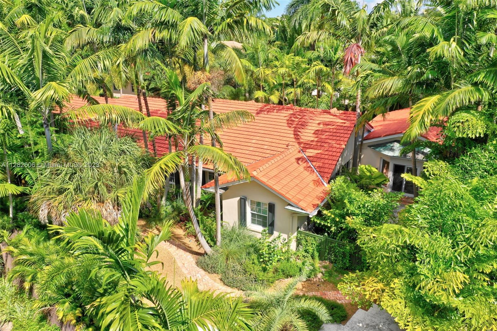 YE LITTLE WOODS 1ST ADDN - Residential