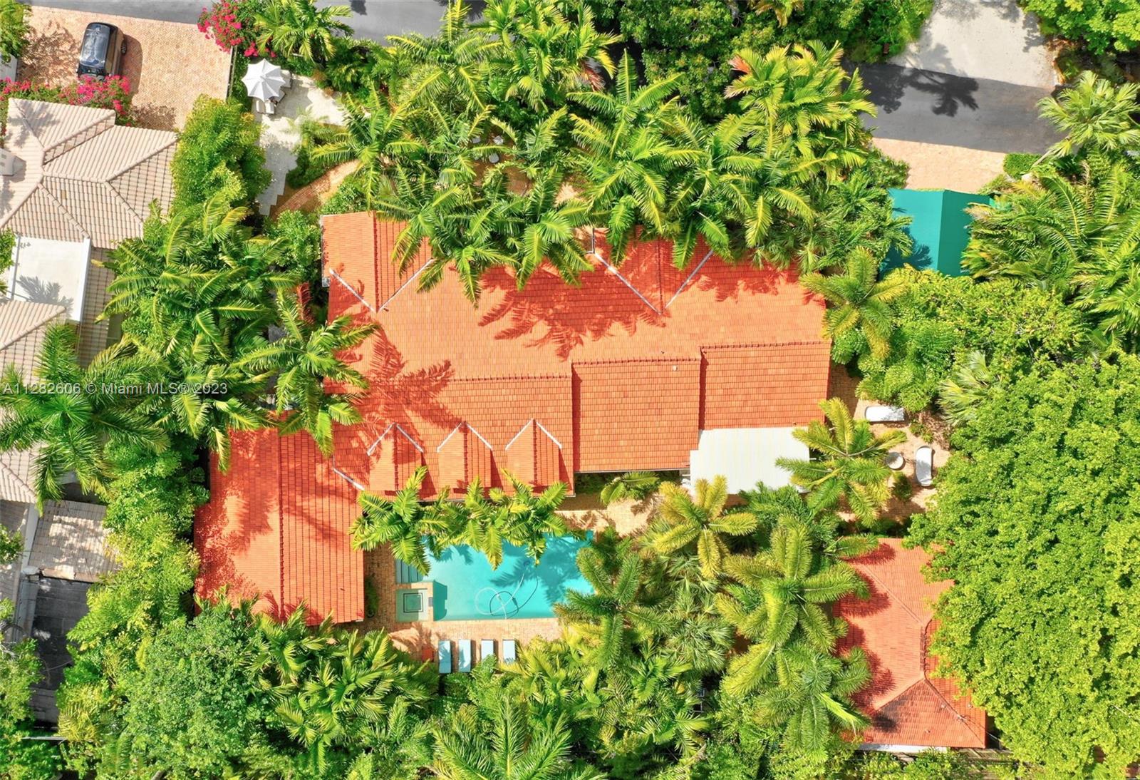 YE LITTLE WOODS 1ST ADDN - Residential