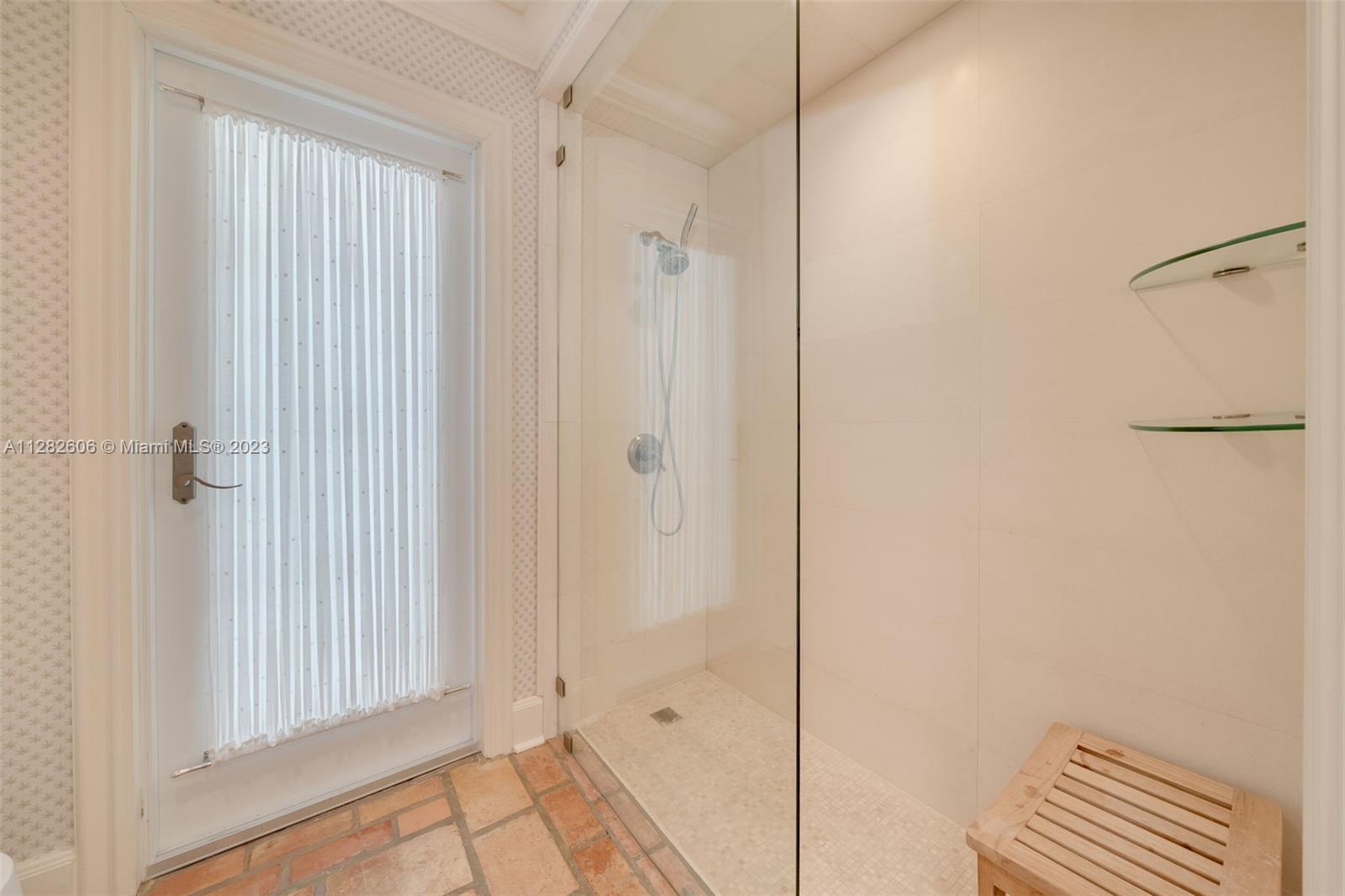 YE LITTLE WOODS 1ST ADDN - Residential