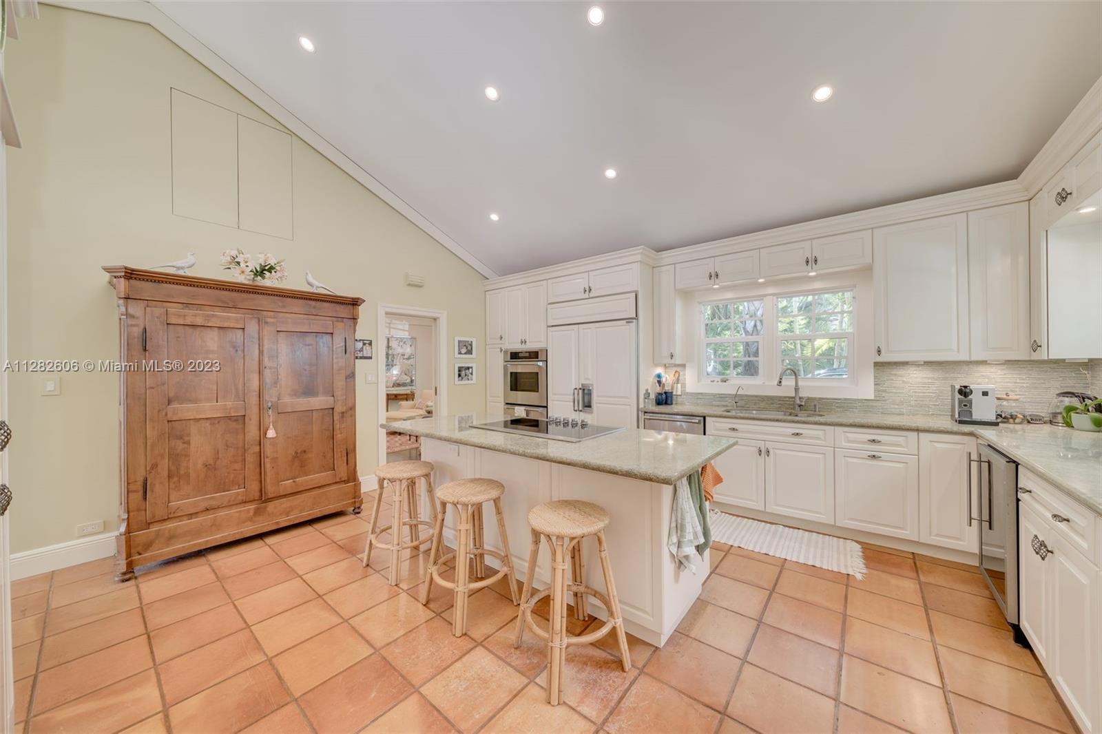 YE LITTLE WOODS 1ST ADDN - Residential