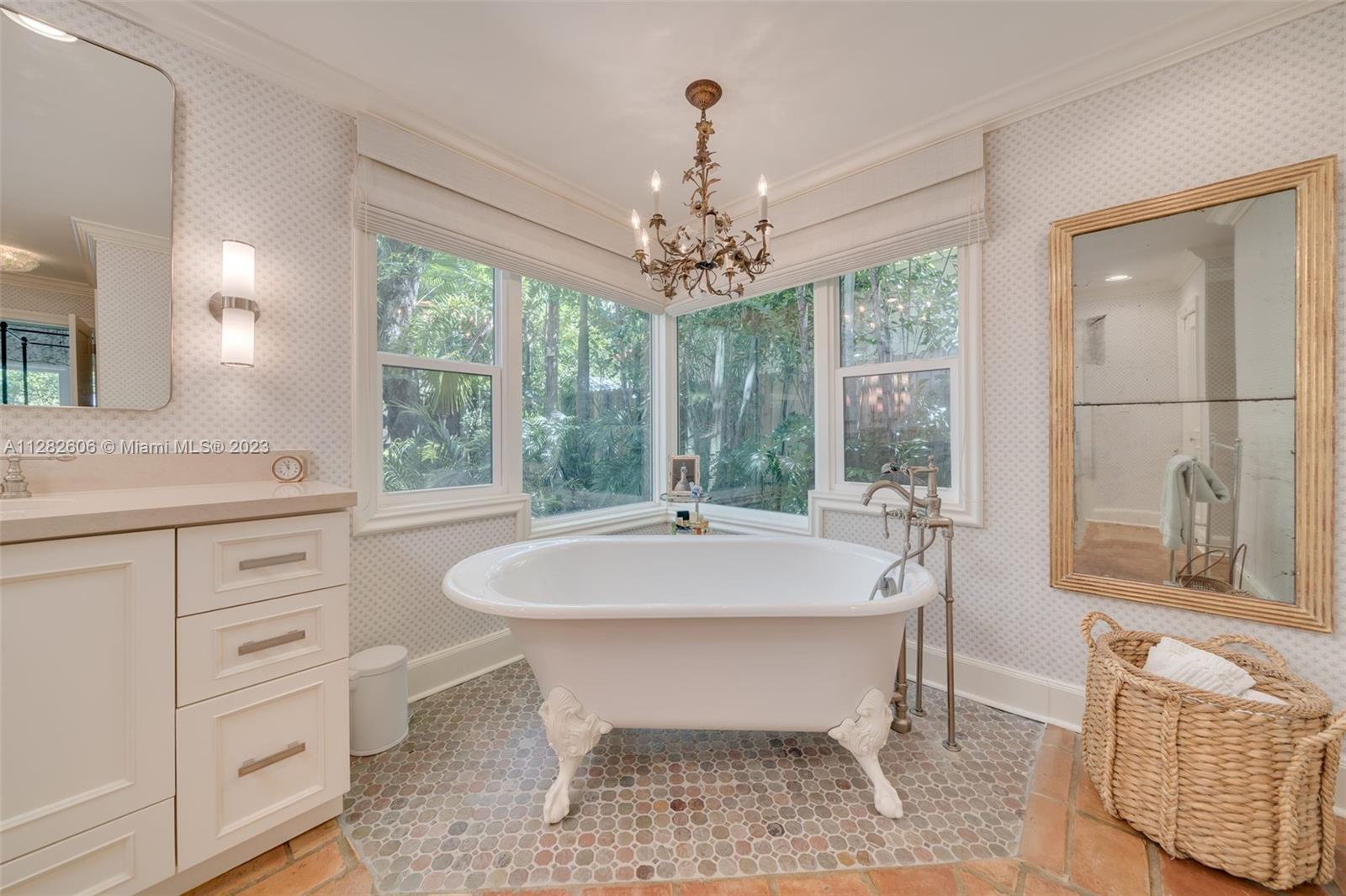 YE LITTLE WOODS 1ST ADDN - Residential